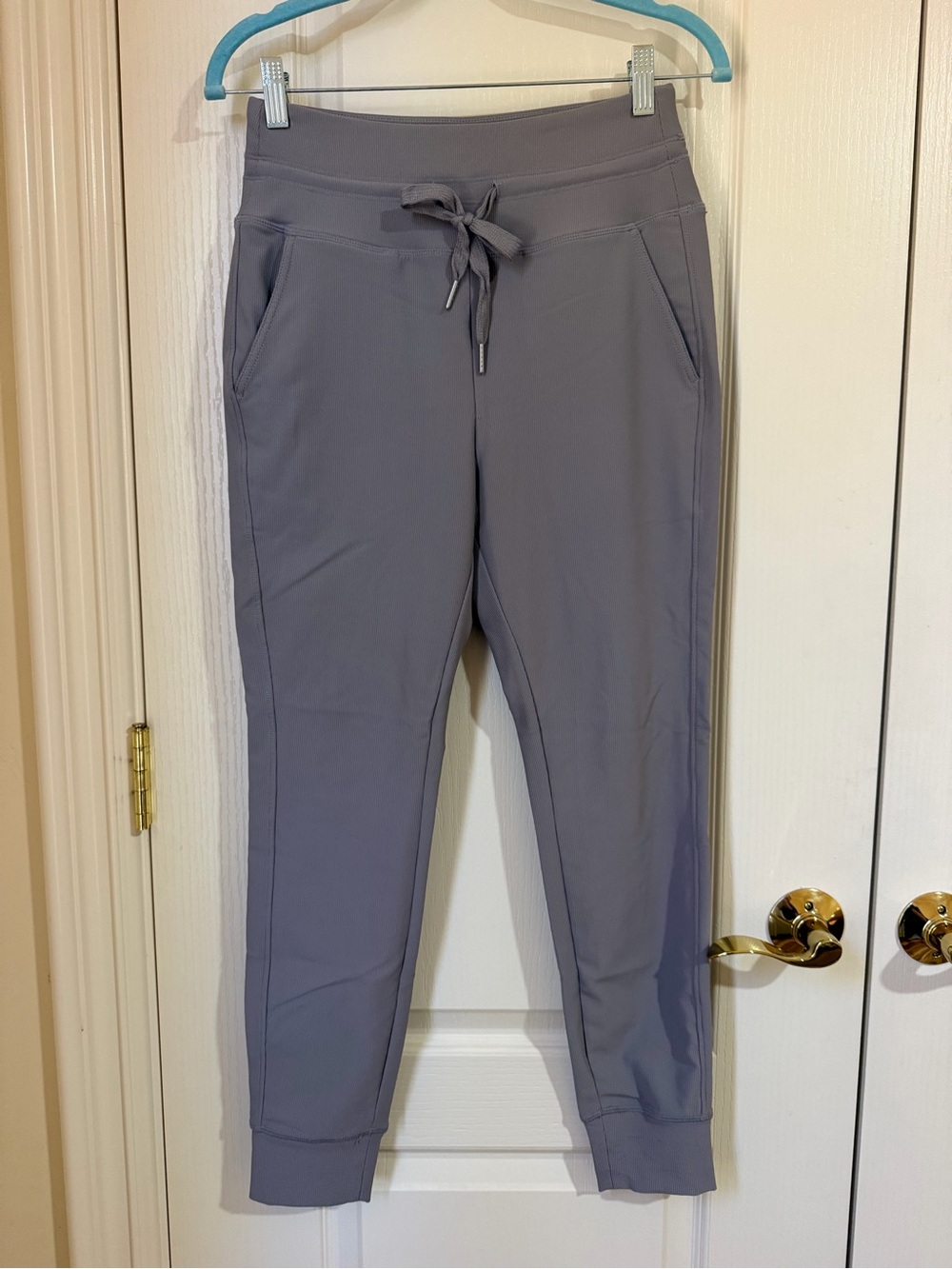 Halara Women’s Drawstring Jogger Pants in Gray